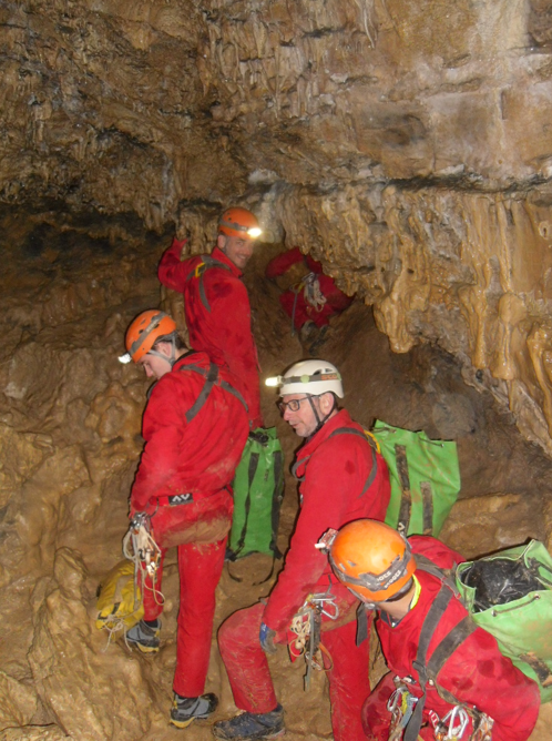 Le groupe sous terre