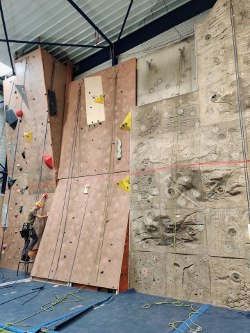 Le mur vide de prises